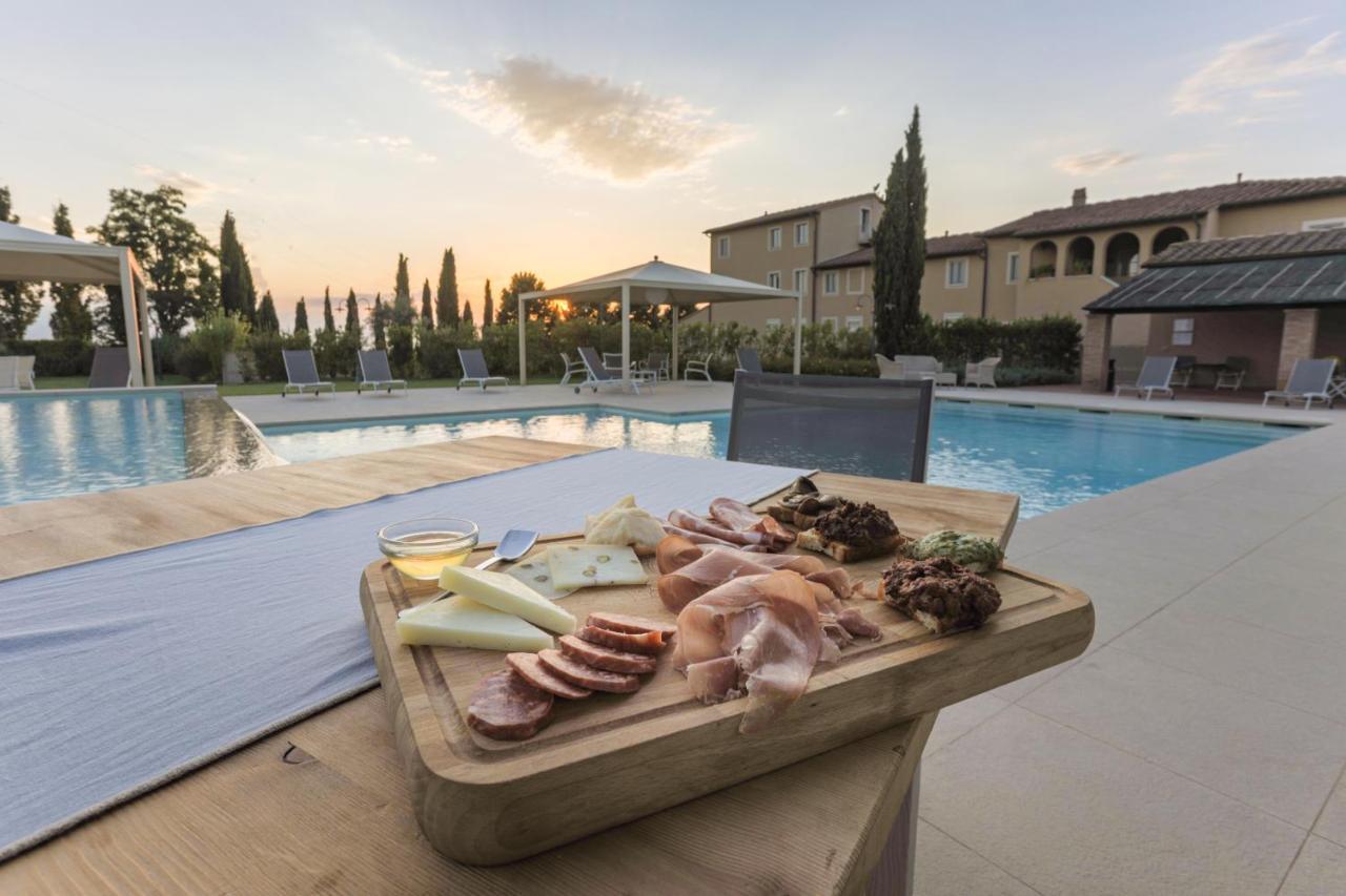 Resort Casale Le Torri Понсакко Экстерьер фото